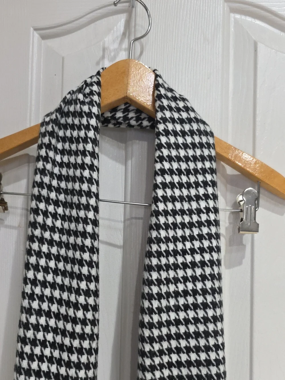 Scottland Black & White Houndstooth Men's or Womens 100% Cashmere Scarf